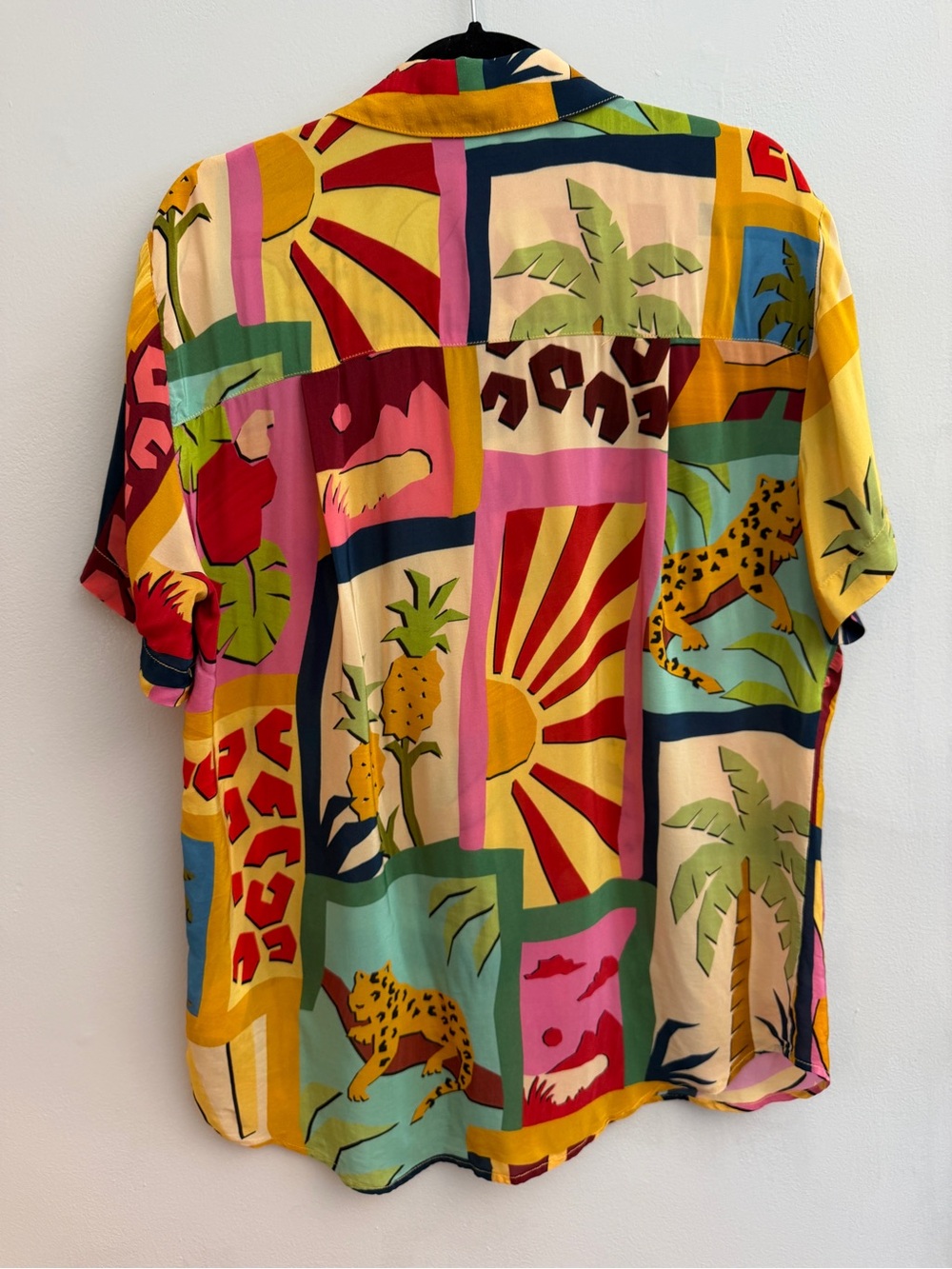 FARM Rio Tropical Collage Short-Sleeve Button-Down Shirt, Size Small - Picture 4 of 5